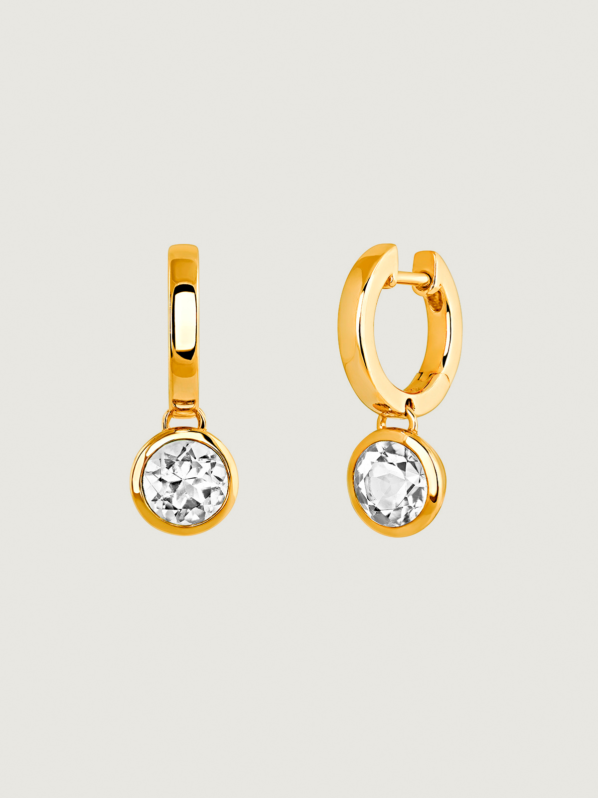 Pendientes de aro de plata 925 bañada en oro amarillo de 18K con topacios blancos