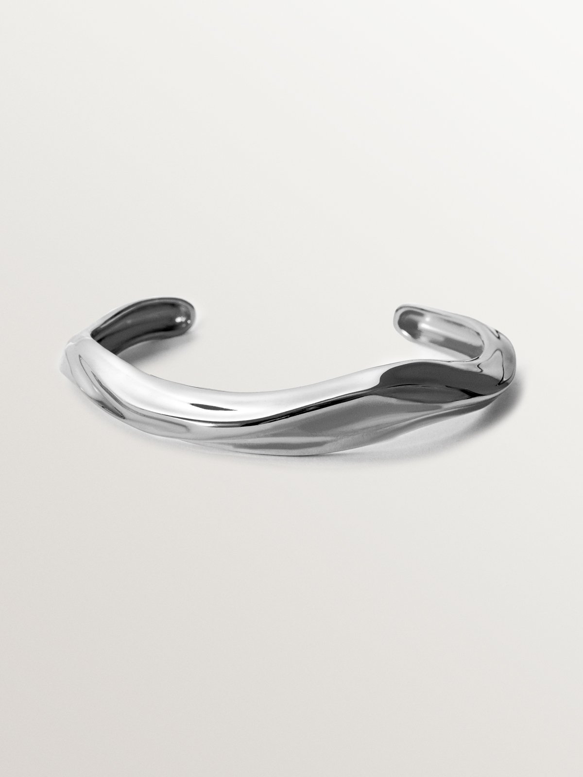 Textured 925 silver rigid bracelet