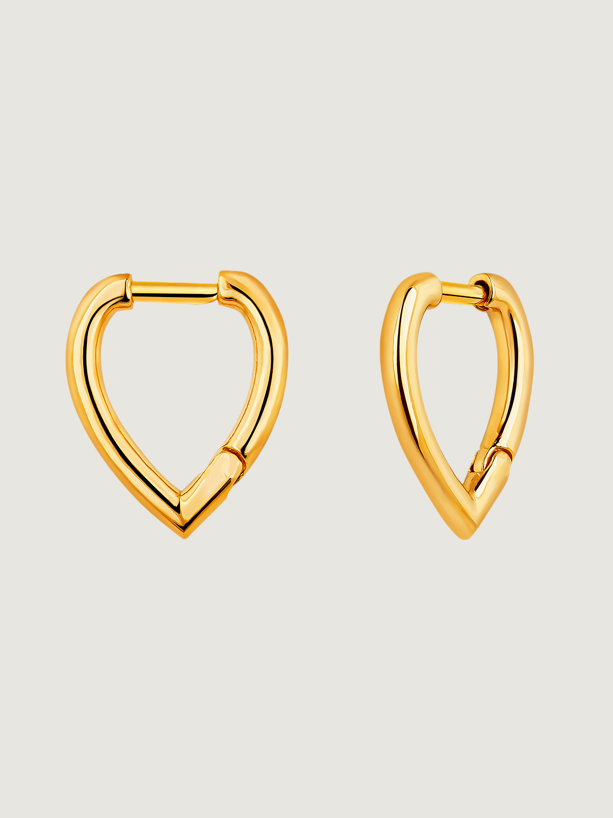 Drop-shaped earrings made of 925 silver coated in 18K yellow gold