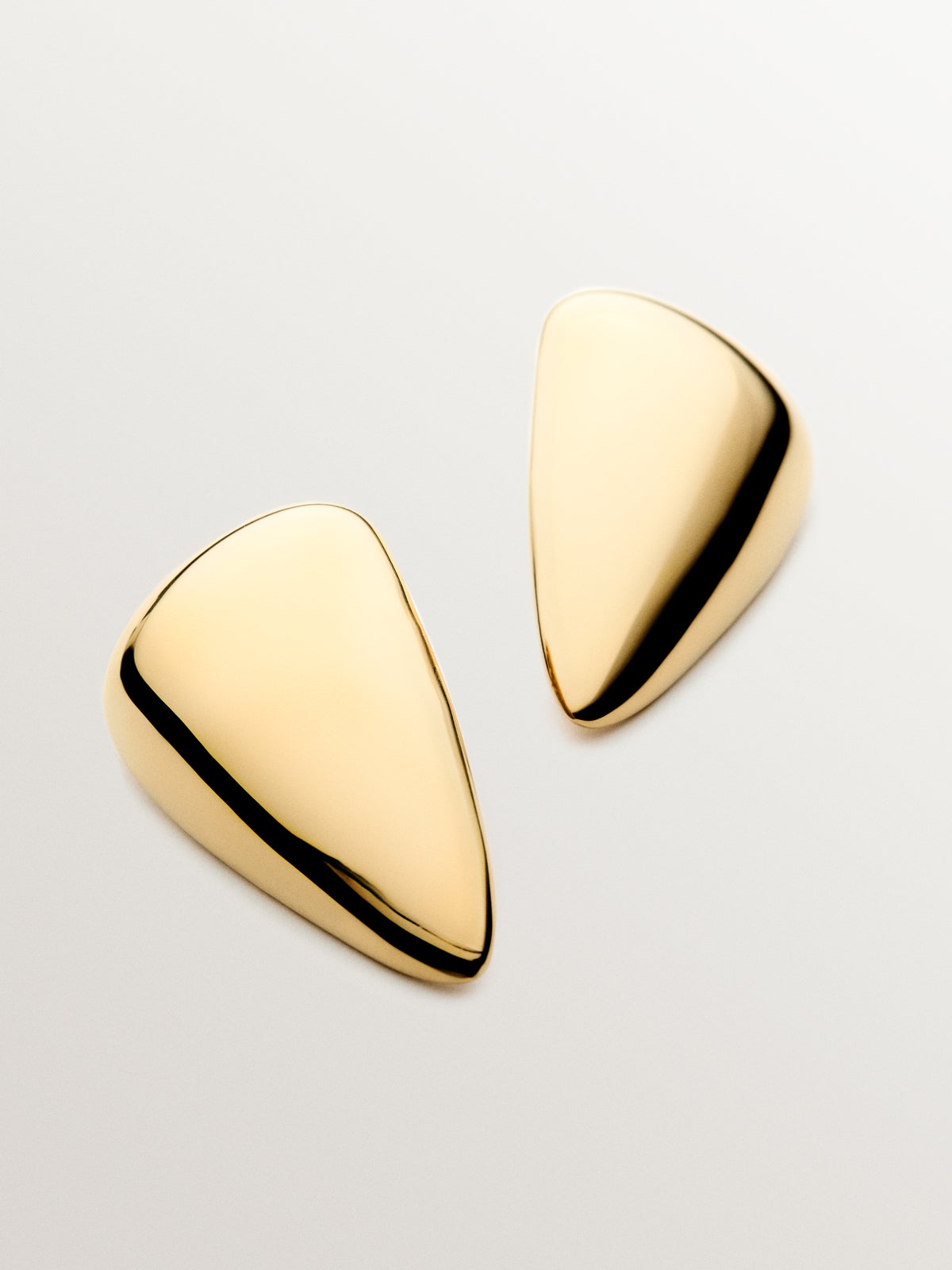 Pendientes de gota grandes de plata 925 bañada en oro amarillo de 18K con efecto pulido