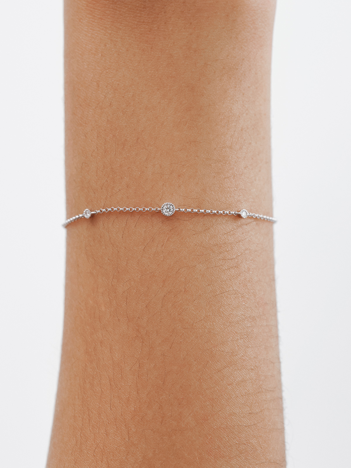 18K white gold bracelet with 0.097 cts diamonds