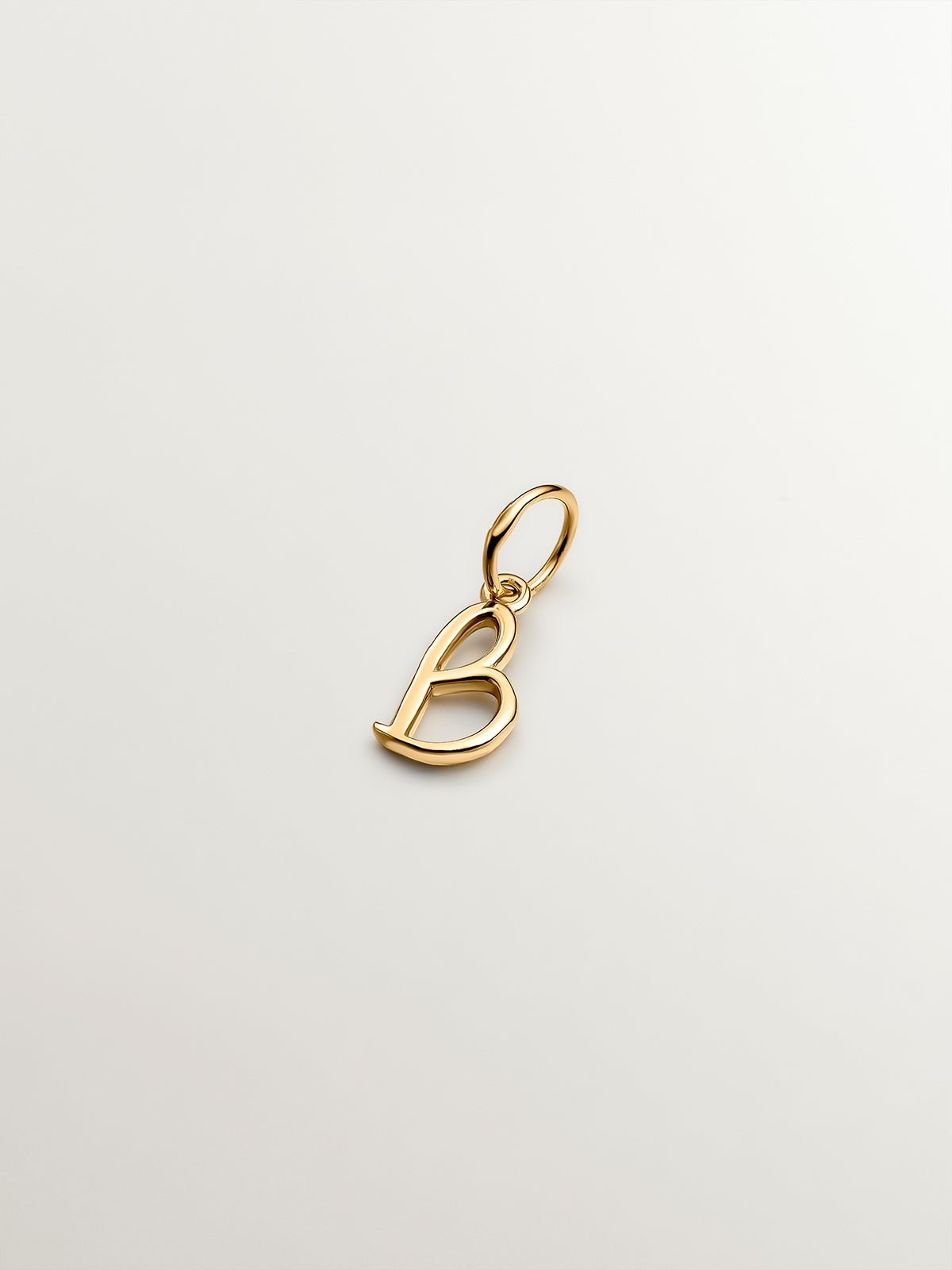 Charm de plata 925 bañada en oro amarillo de 18K con inicial B