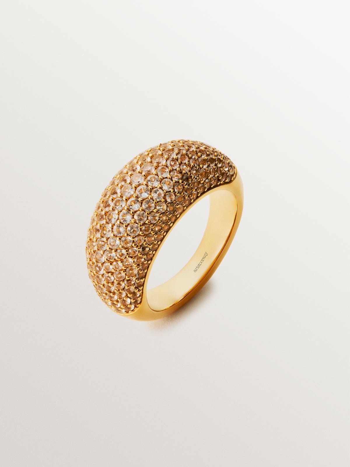 Anillo de plata 925 bañada en oro amarillo de 18K con pavé de topacios blancos