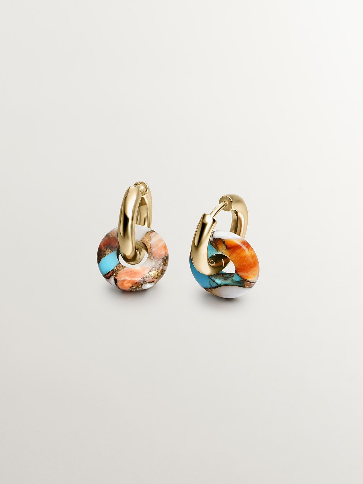 Medium hoop earrings made of 925 silver plated in 18K yellow gold with multicolored turquoise