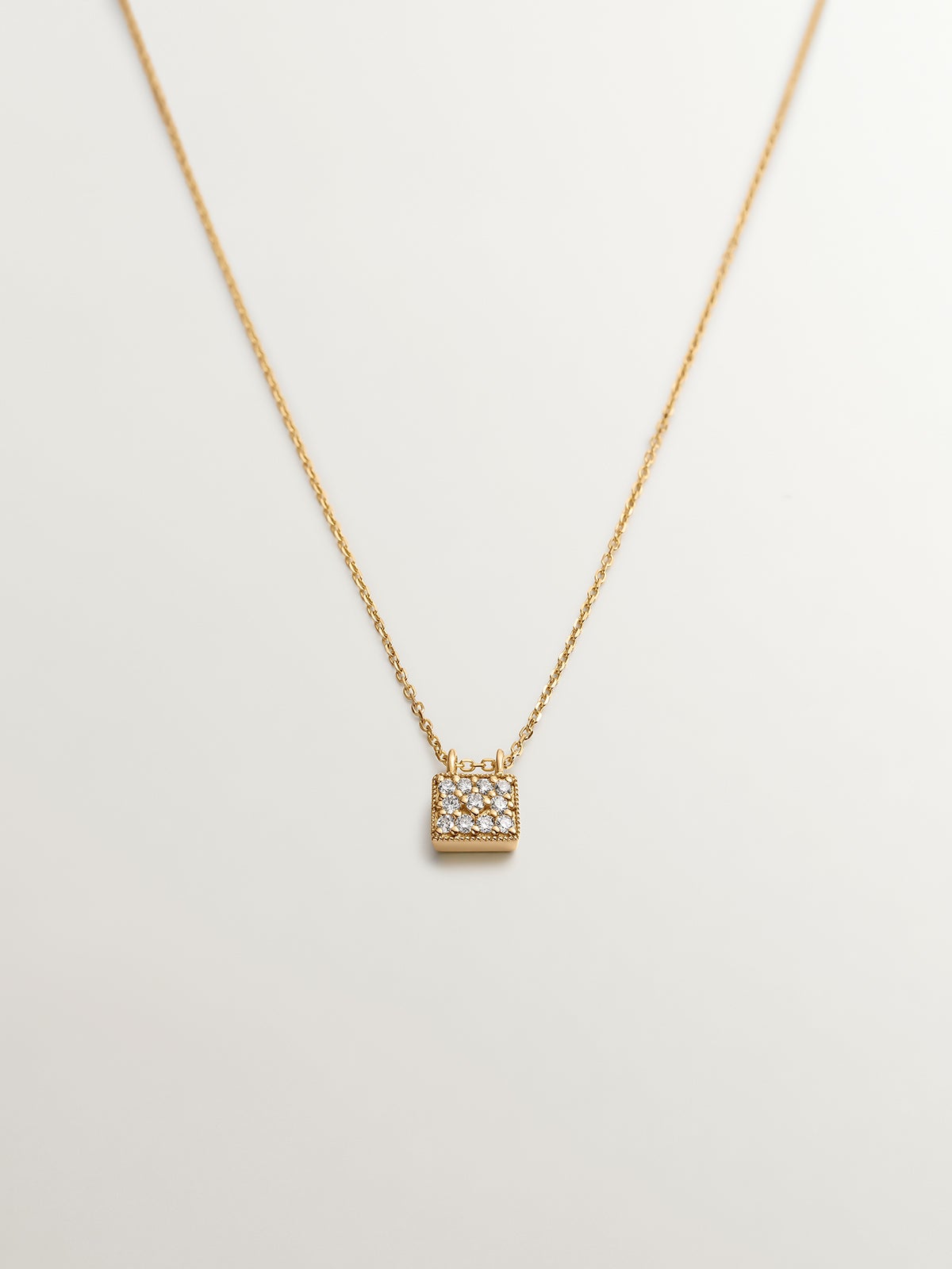 18K Yellow Gold Pendant with Diamonds