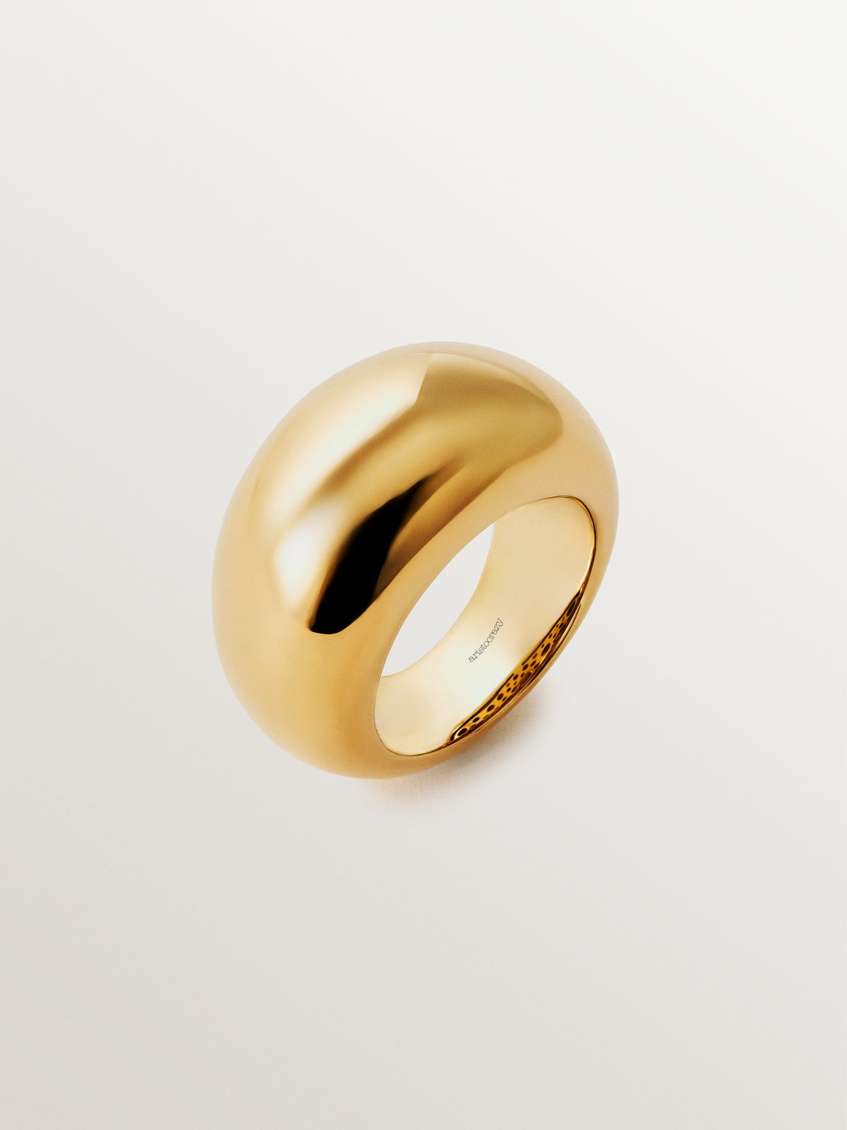 Anillo abombado de plata 925 bañada en oro amarillo de 18K 