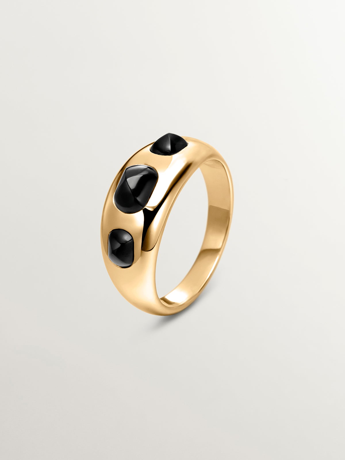 Anillo de plata 925 bañada en oro amarillo de 18K con ónix negro