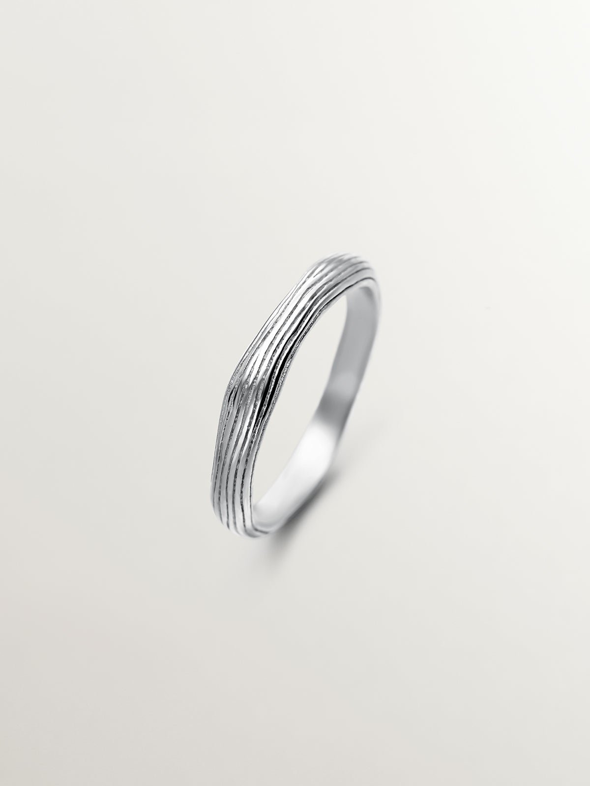Anillo de plata 925 con relieve
