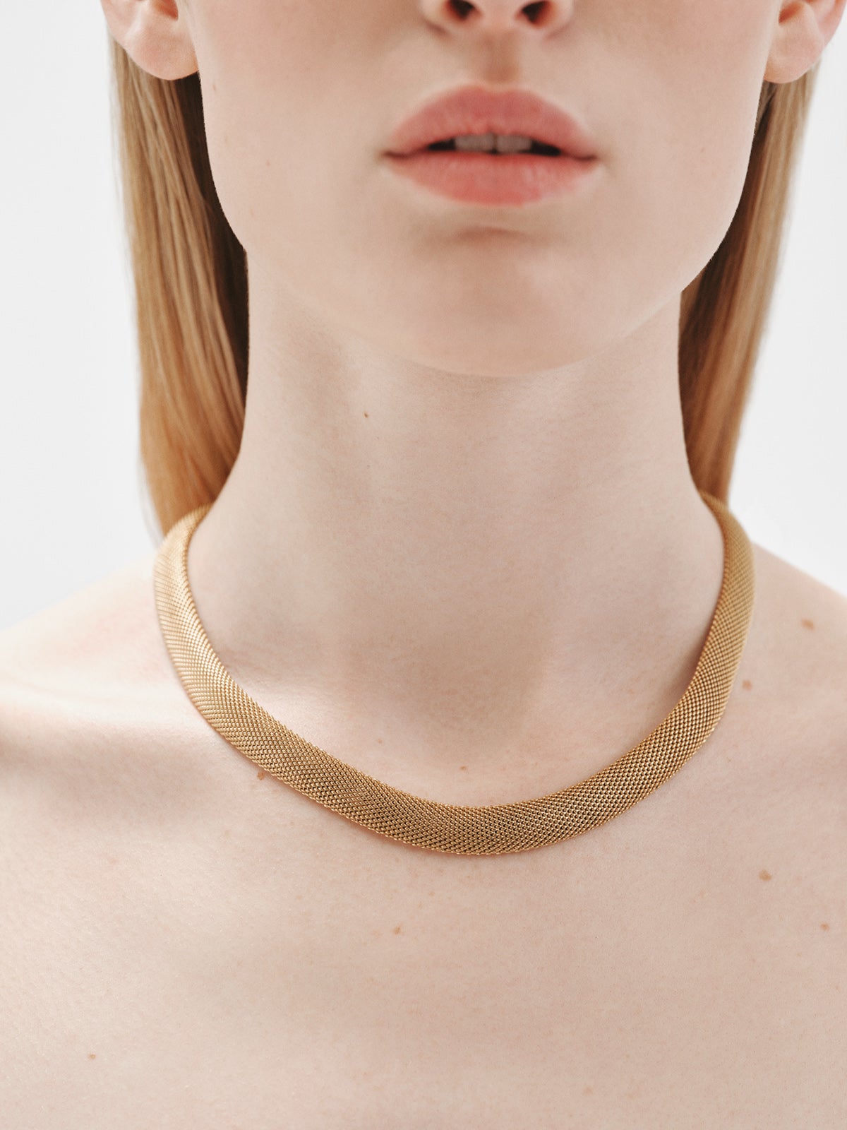 Rigid 18K yellow gold plated 925 silver pendant with mesh