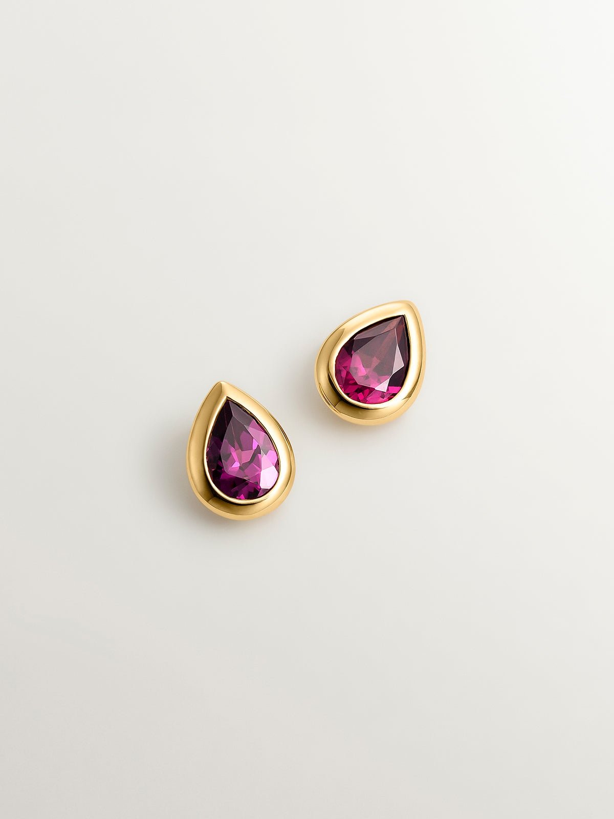 Pendientes de plata 925 bañada en oro amarillo de 18K con rodolitas rosas