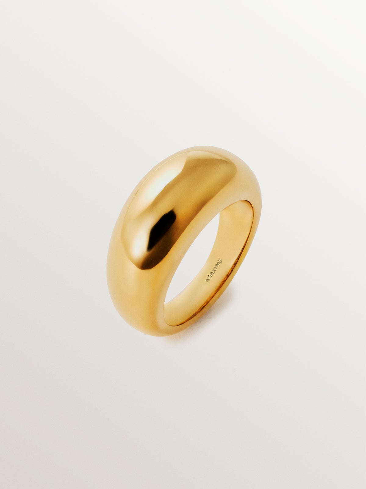 Anillo abombado de plata 925 bañada en oro amarillo de 18K 