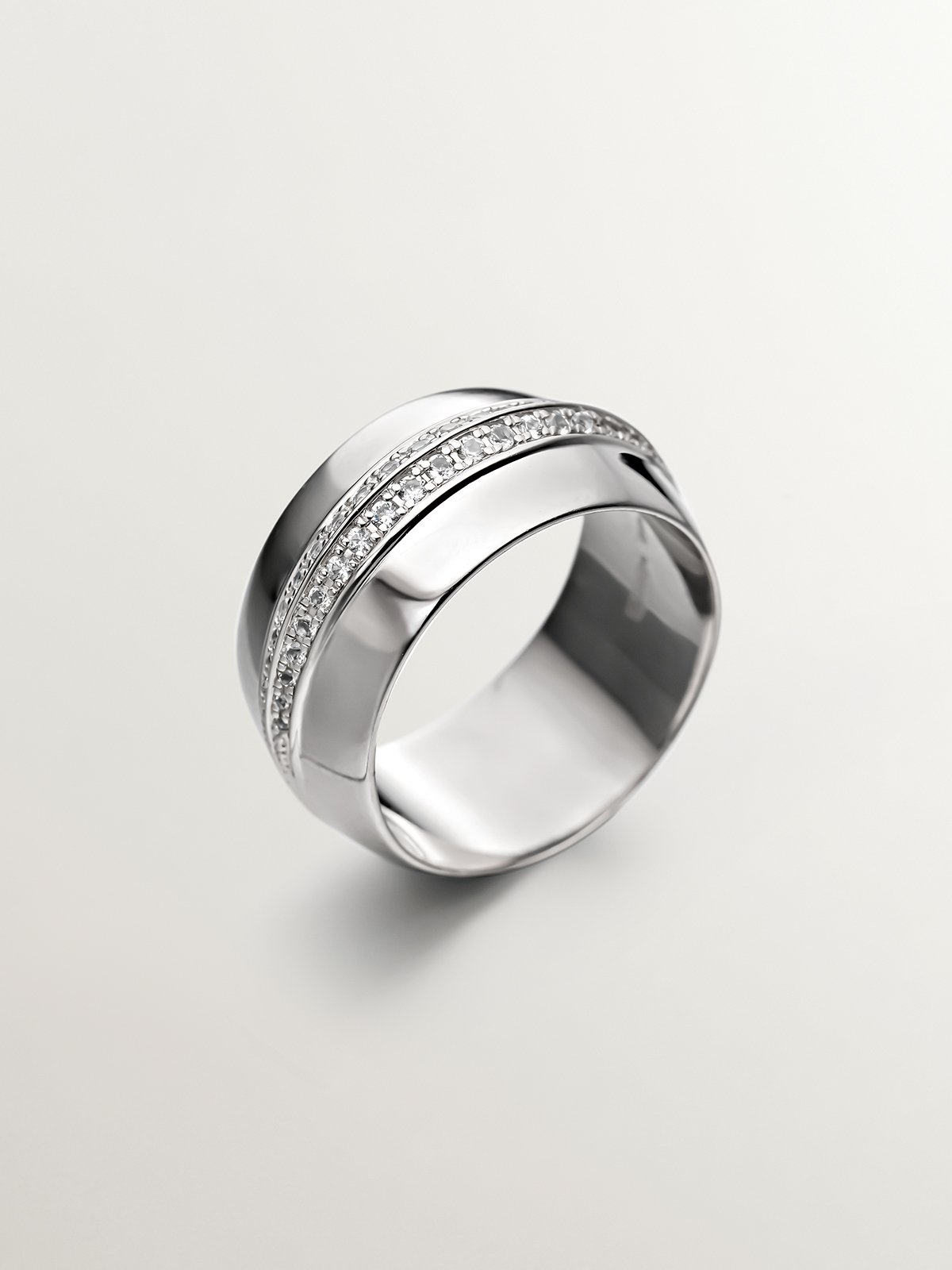 Anillo ancho de plata 925 con topacios blancos