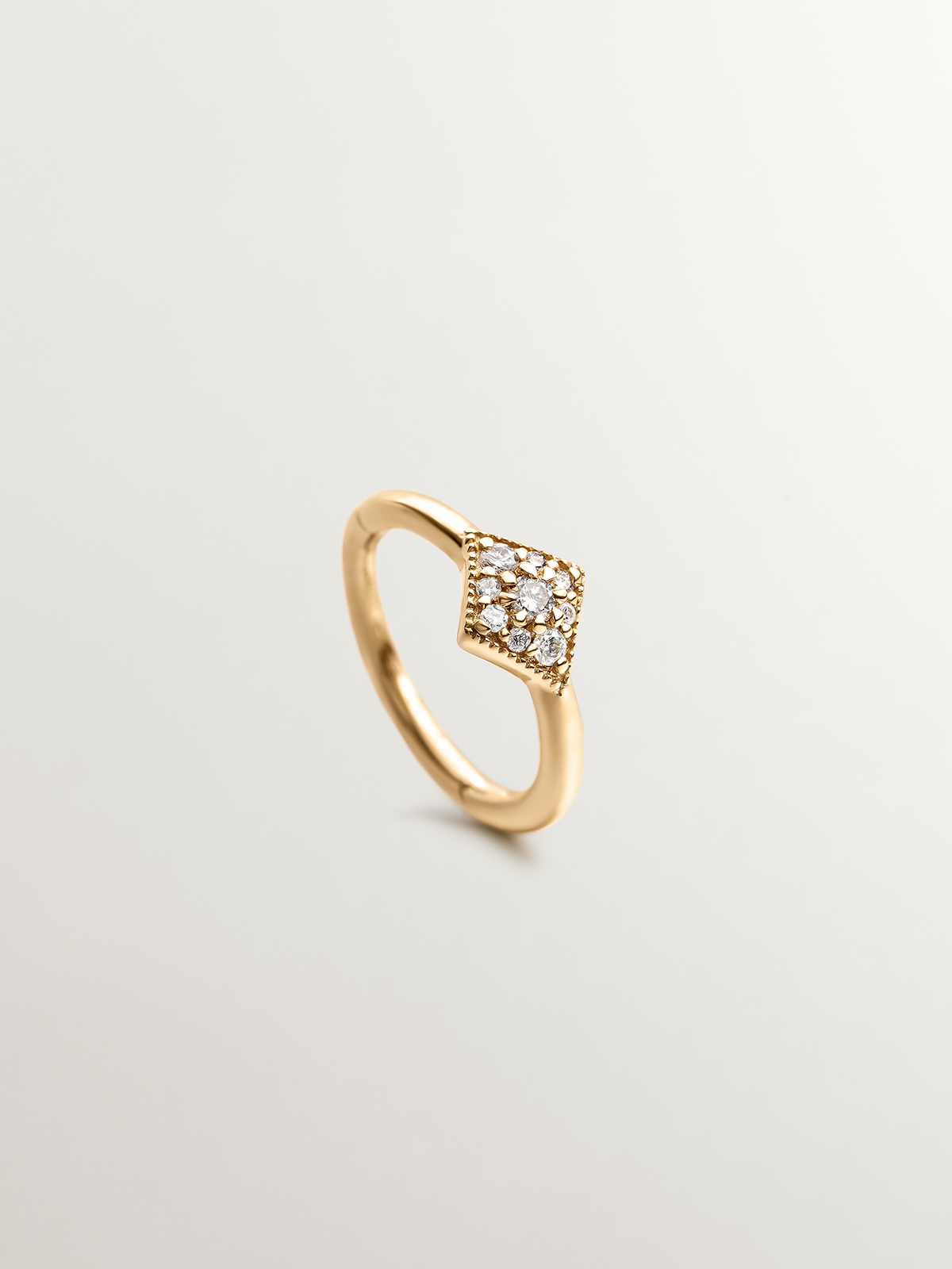 18K Yellow Gold Ring with Diamonds