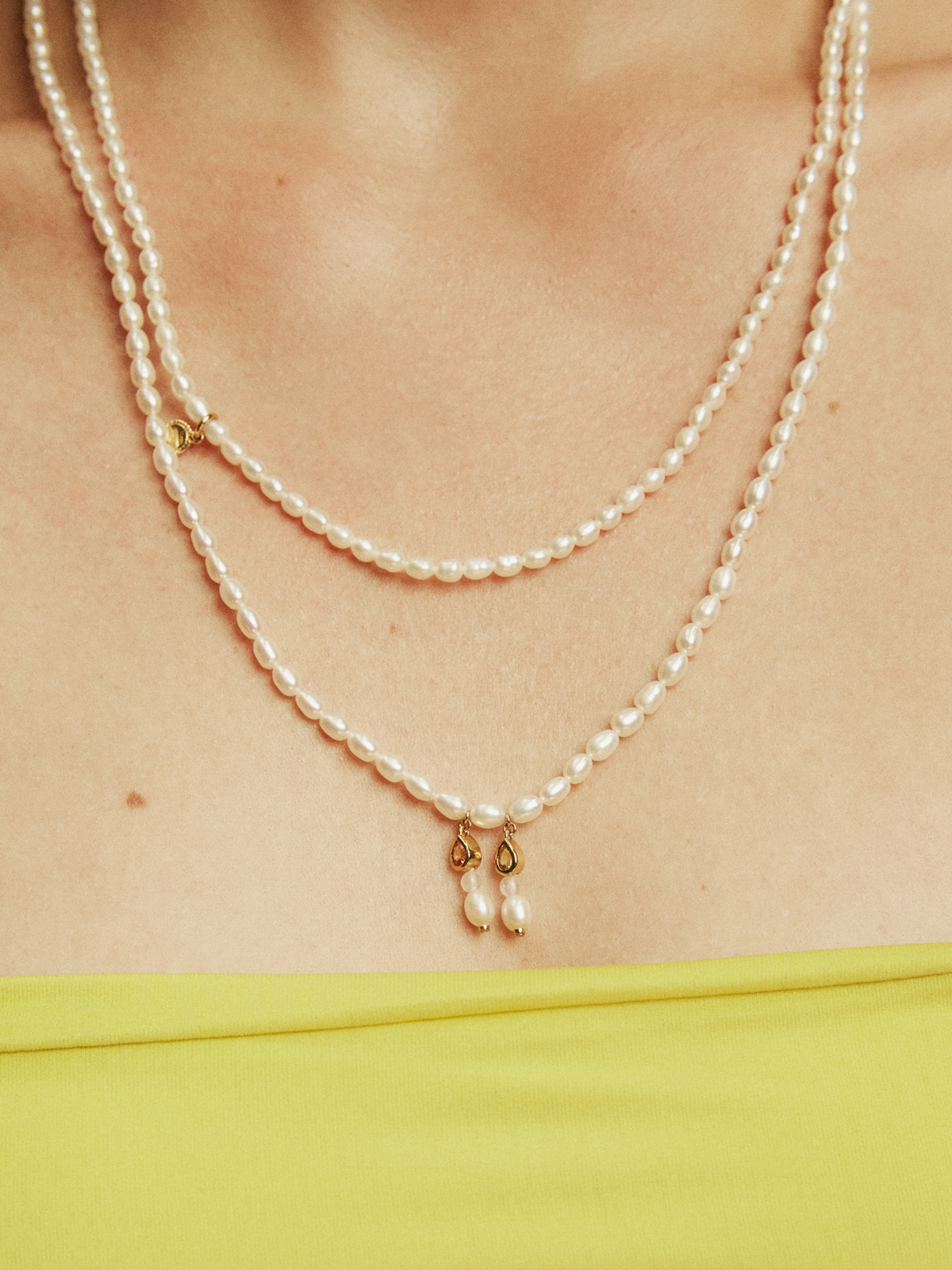 Collar de plata 925 bañada en oro amarillo de 18K con perlas, zafiros y piedras luna