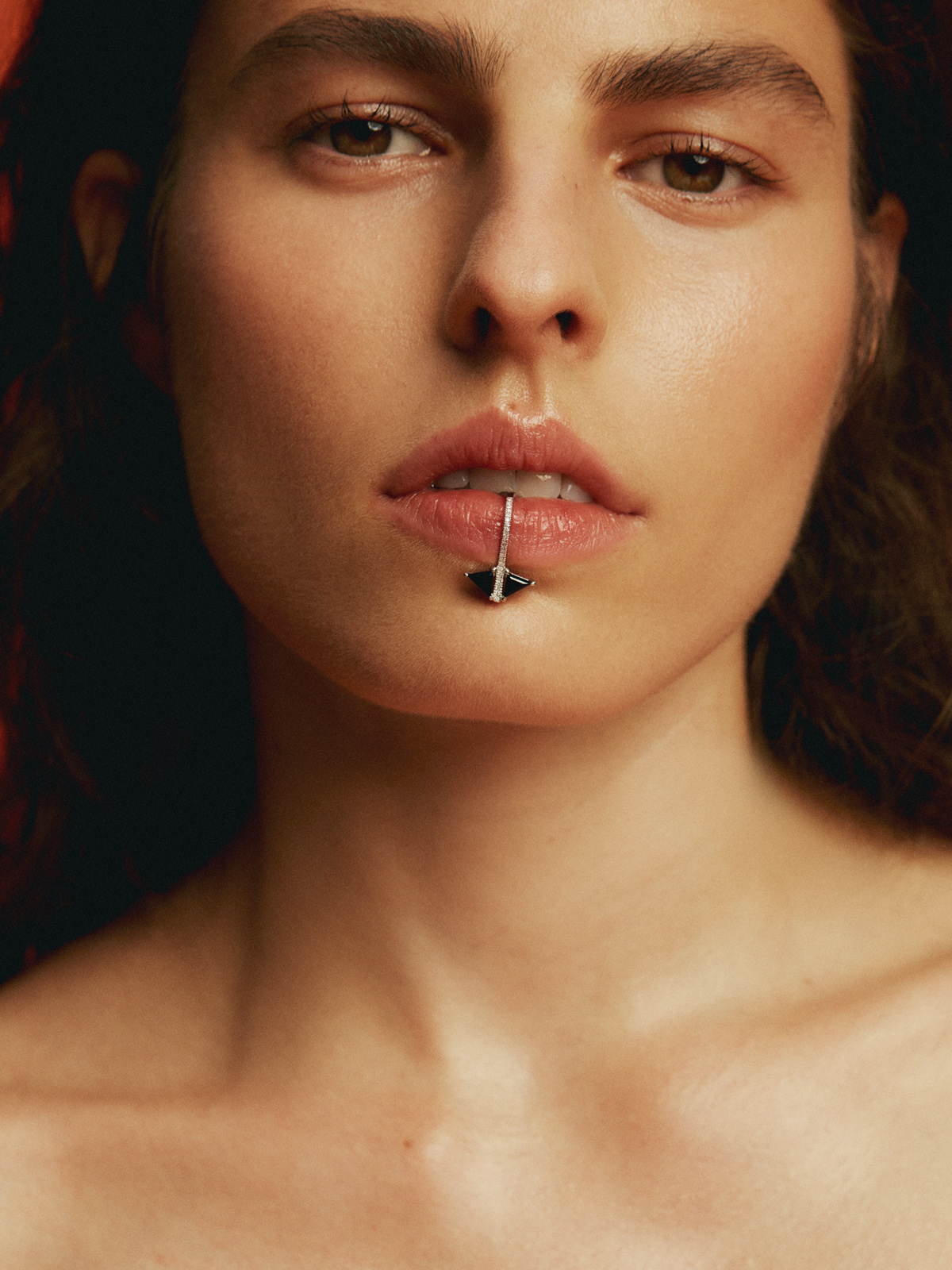 Lip cuff para labio de plata 925 con ónix negro y diamantes