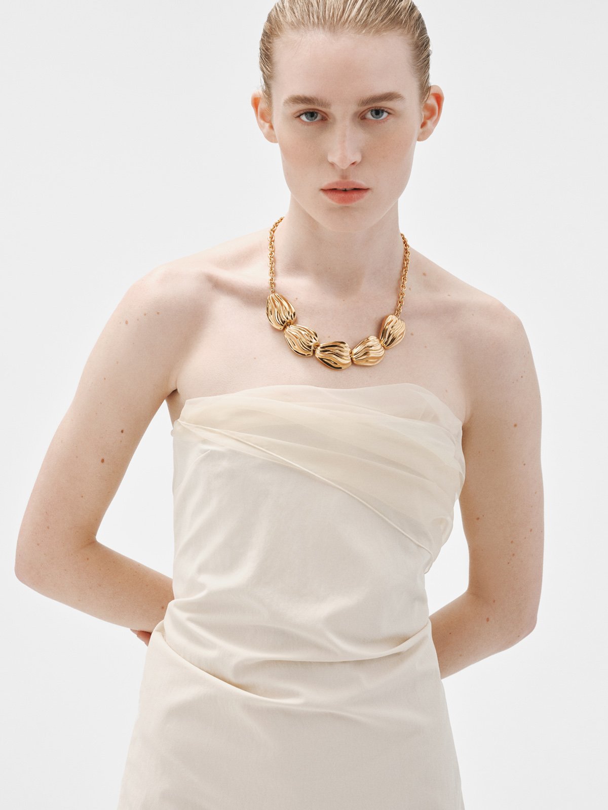 Collar de plata 925 bañada en oro amarillo de 18K con textura 