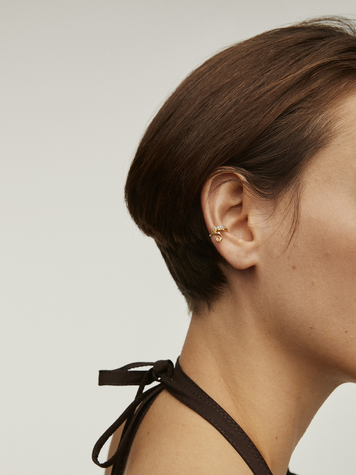 18K Yellow Gold Earcuff Earring with Chameleon-shaped Diamonds ISI2